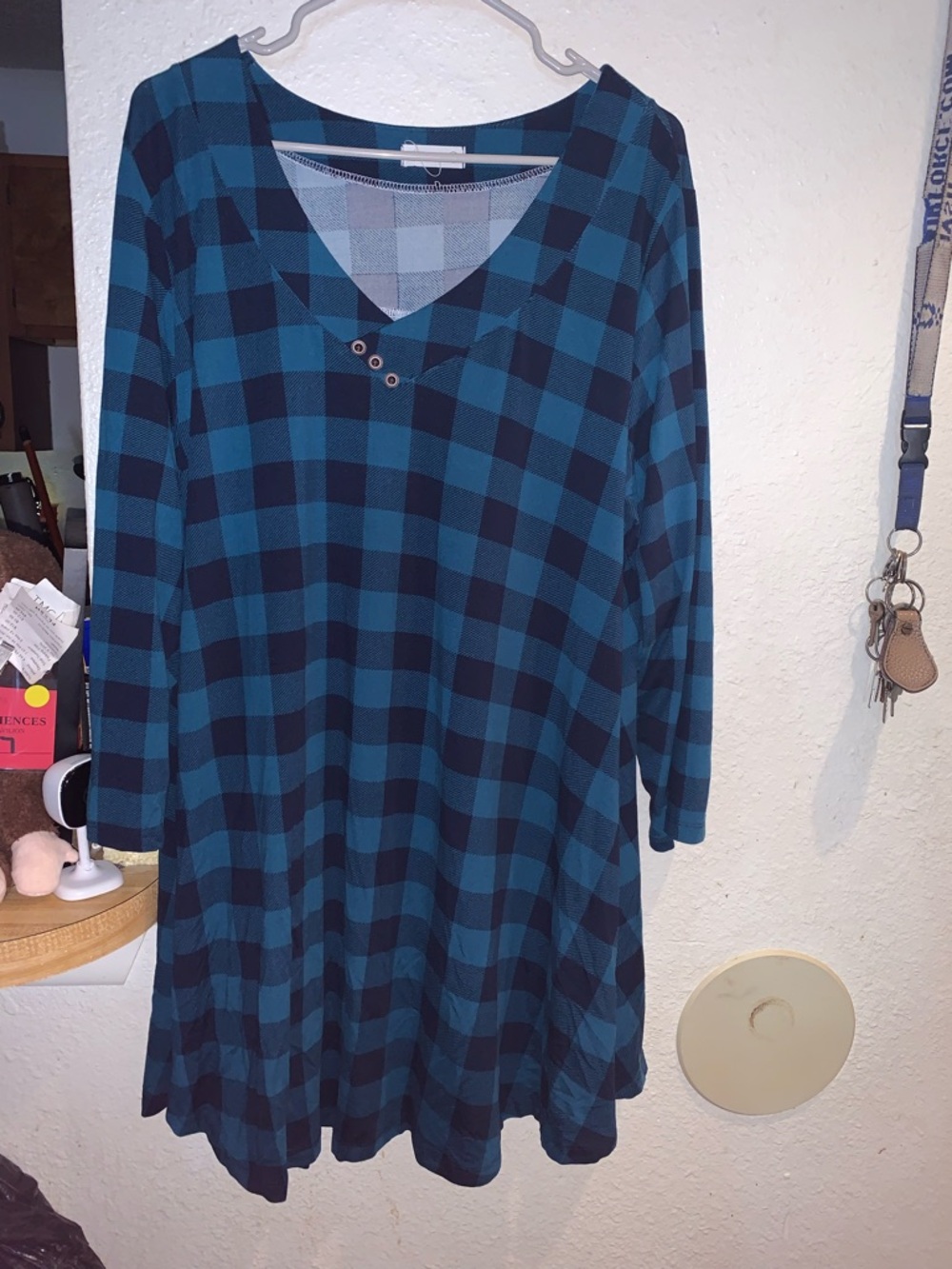 Plaid V-Neck Tunic Blouse - Teal & Black